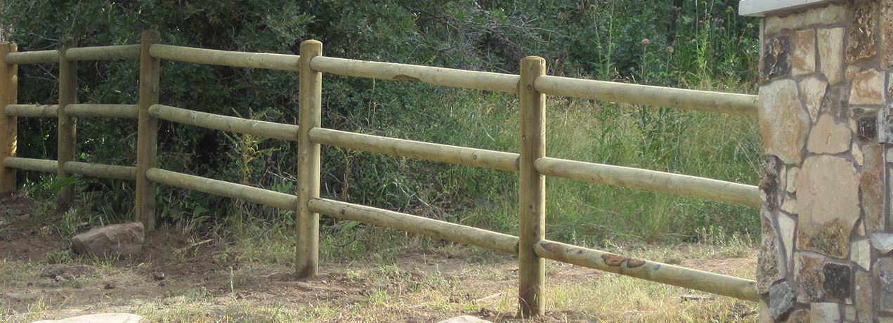 Poteaux en bois pour clôture